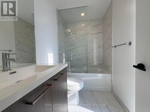 2510 - 28 Interchange Way, Vaughan, ON - Indoor Photo Showing Bathroom