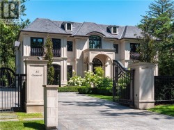 15 CHARTWELL Road Oakville, ON L6J 3Z3