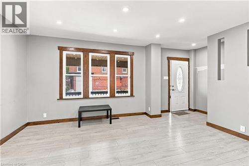 570 Cannon Street E, Hamilton, ON - Indoor Photo Showing Other Room