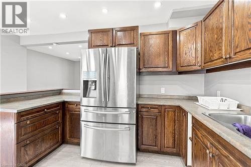570 Cannon Street E, Hamilton, ON - Indoor Photo Showing Kitchen