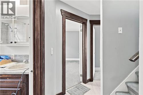 570 Cannon Street E, Hamilton, ON - Indoor Photo Showing Other Room