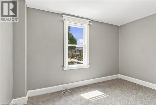 570 Cannon Street E, Hamilton, ON - Indoor Photo Showing Other Room