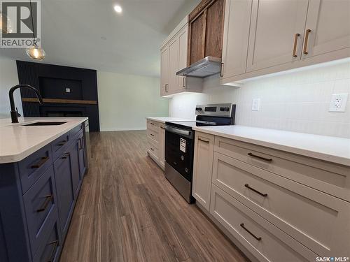 3 Kenney Crescent, Weyburn, SK - Indoor Photo Showing Kitchen