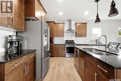 5148 Green Crescent, Regina, SK - Indoor Photo Showing Kitchen With Stainless Steel Kitchen With Double Sink With Upgraded Kitchen