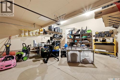 5148 Green Crescent, Regina, SK - Indoor Photo Showing Garage