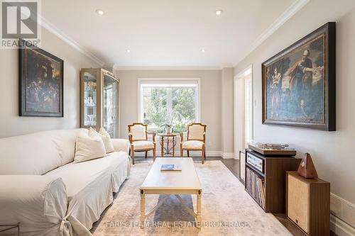 13 Kidd'S Lane, Innisfil, ON - Indoor Photo Showing Living Room