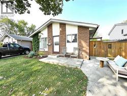 3217 AURORA Windsor, ON N8R 1Y9