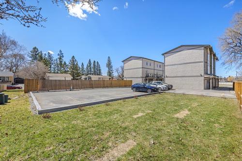 210 Main St, Selkirk, MB - Outdoor