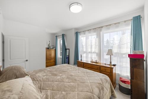 210 Main St, Selkirk, MB - Indoor Photo Showing Bedroom