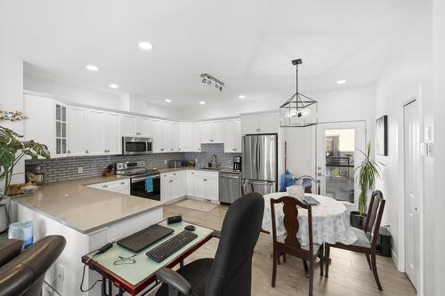 210 Main St, Selkirk, MB - Indoor