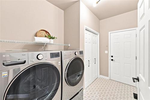 Main floor laundry - 72 Michaud Crescent, Winnipeg, MB - Indoor Photo Showing Laundry Room