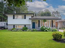 556 Laurentian Drive Thunder Bay, ON P7C 5J8