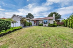 6279 Blueback Rd Nanaimo, BC V9V 1A9