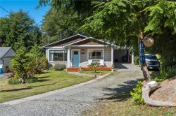 1704 Holly Cres Ucluelet, BC V0R 3A0