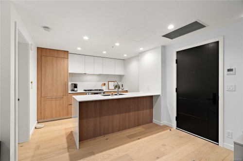 #222-2000 Hannington Rd, Langford, BC - Indoor Photo Showing Kitchen