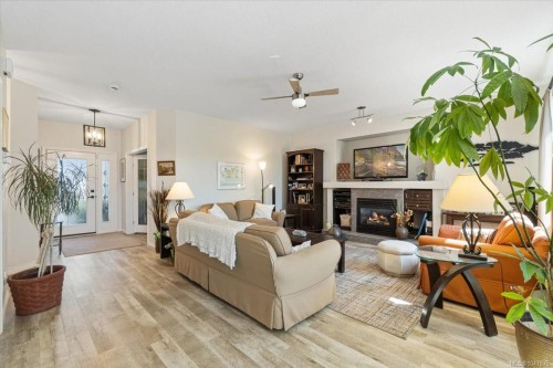 6191 Garside Rd, Nanaimo, BC 