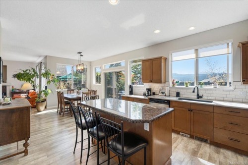 6191 Garside Rd, Nanaimo, BC 