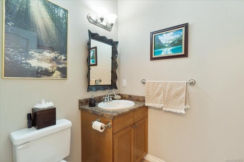 6191 Garside Rd, Nanaimo, BC 