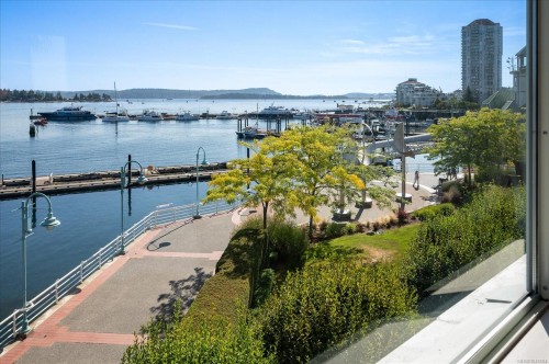 #Th24-38 Front St, Nanaimo, BC 