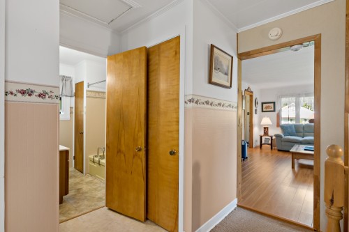 Passageway - 2386 Rue St-Charles, Val-David, QC - Indoor Photo Showing Other Room