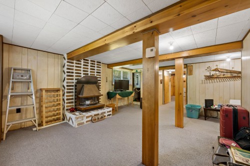 Family Room - 2386 Rue St-Charles, Val-David, QC - Indoor