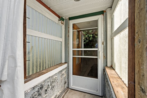 Mud Room - 2386 Rue St-Charles, Val-David, QC -  With Exterior