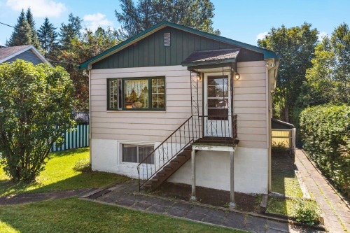 Front of Structure - 2386 Rue St-Charles, Val-David, QC - Outdoor