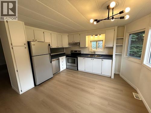 7624 Ruby Crescent, Prince George, BC - Indoor Photo Showing Kitchen With Double Sink