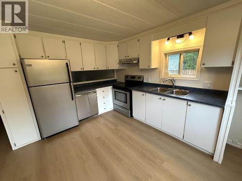 7624 Ruby Crescent, Prince George, BC - Indoor Photo Showing Kitchen With Double Sink