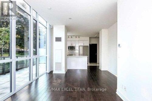 TH101 - 825 CHURCH STREET , Toronto, Ontario M4W 3Z4 3