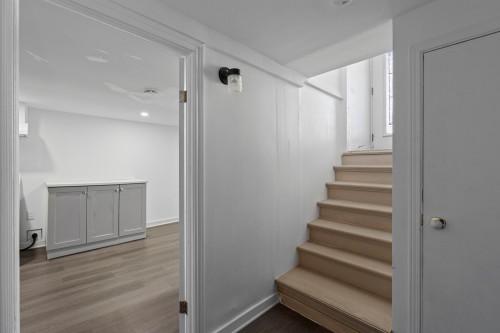 Hall d'entrée/Vestibule - B-3880 Rue Mackenzie, Montréal (Côte-Des-Neiges/Notre-Dame-De-Grâce), QC - Indoor Photo Showing Other Room