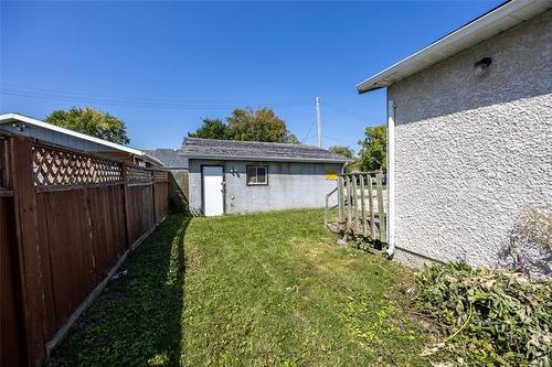 455 Jemima St, Selkirk, MB - Outdoor