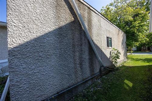 455 Jemima St, Selkirk, MB - Outdoor