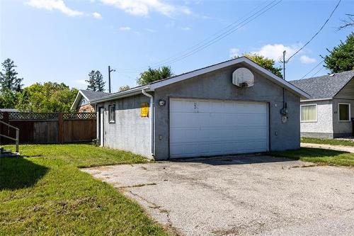 455 Jemima St, Selkirk, MB - Outdoor With Exterior
