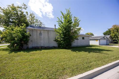 455 Jemima St, Selkirk, MB - Outdoor