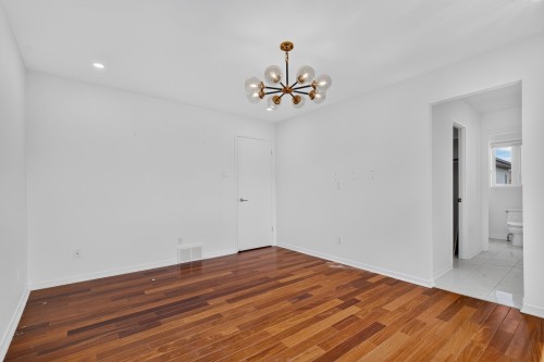 Master Bedroom - 202 Rue Hebert, Dollard-Des-Ormeaux, QC - Indoor Photo Showing Other Room