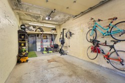 Garage - 