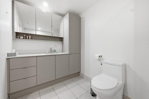Salle de bains - 512-1124 Rue De Bleury, Montréal (Ville-Marie), QC - Indoor Photo Showing Bathroom