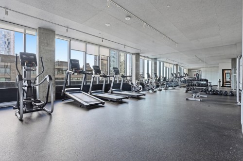 Salle d'exercice - 512-1124 Rue De Bleury, Montréal (Ville-Marie), QC - Indoor Photo Showing Gym Room