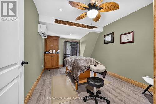 2215 David Fife Line, Otonabee-South Monaghan, ON - Indoor Photo Showing Bedroom