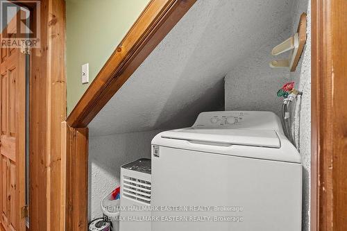 2215 David Fife Line, Otonabee-South Monaghan, ON - Indoor Photo Showing Laundry Room
