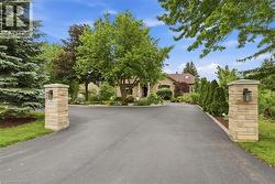 2371 SNYDERS Road E  Petersburg, ON N0B 2H0