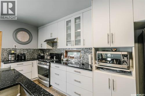 101 106Th Street W, Saskatoon, SK - Indoor Photo Showing Kitchen With Upgraded Kitchen
