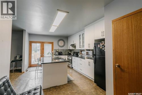 101 106Th Street W, Saskatoon, SK - Indoor Photo Showing Kitchen