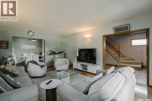 101 106Th Street W, Saskatoon, SK - Indoor Photo Showing Living Room
