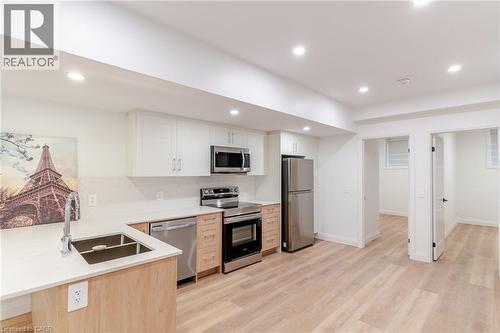 220 HEIMAN Street Unit# 4 , Kitchener, Ontario N2M 3M3 5