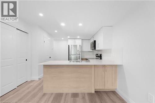 220 HEIMAN Street Unit# 3 , Kitchener, Ontario N2M 3M3 4