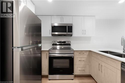 220 HEIMAN Street Unit# 3 , Kitchener, Ontario N2M 3M3 5