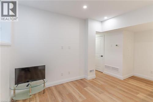 825 STIRLING Avenue S Unit# 4 , Kitchener, Ontario N2M 3K4 2