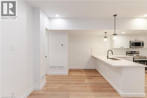 825 STIRLING Avenue S Unit# 4 , Kitchener, Ontario N2M 3K4 3